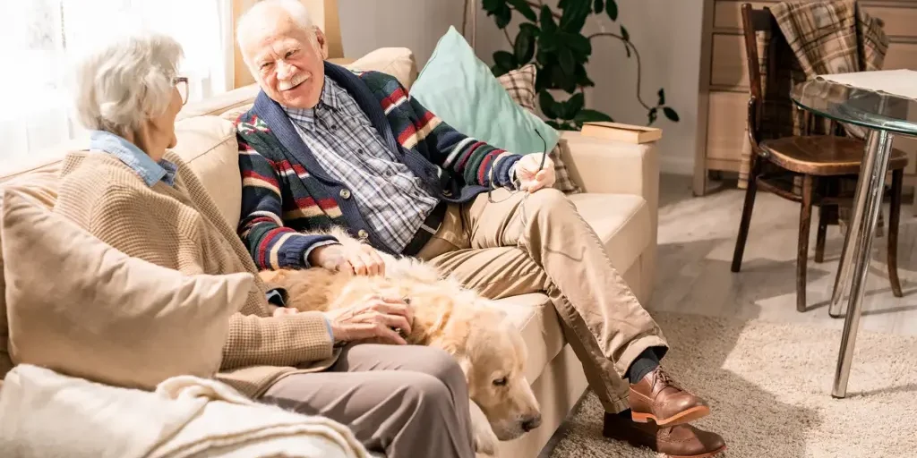 loving-senior-couple-at-home-2025-03-07-23-07-14-utc